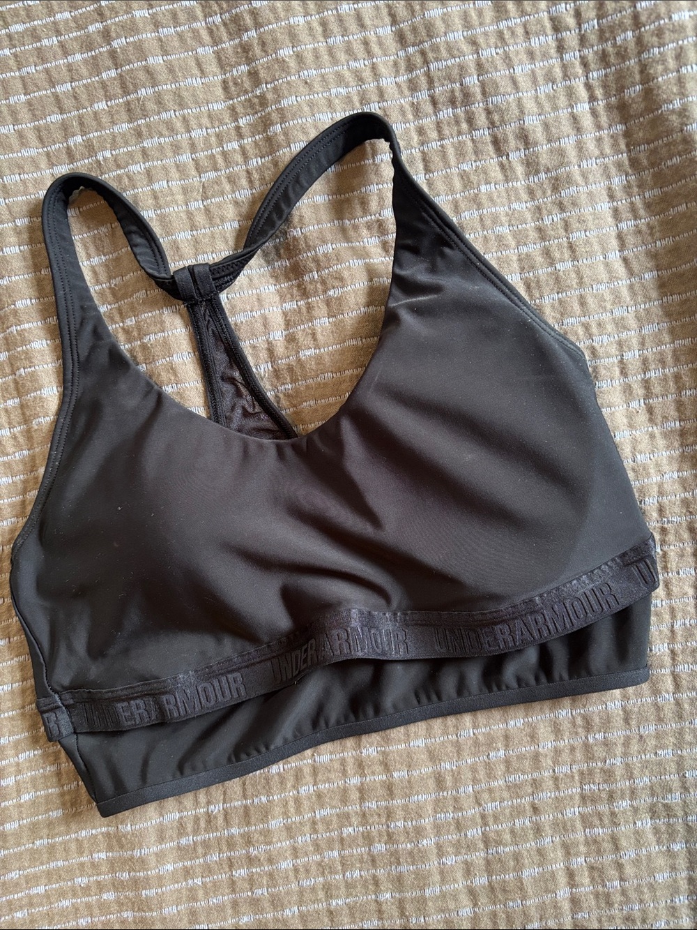 Under Armour Women’s Black Mesh Racerback Sports Bra Size Medium 1308540